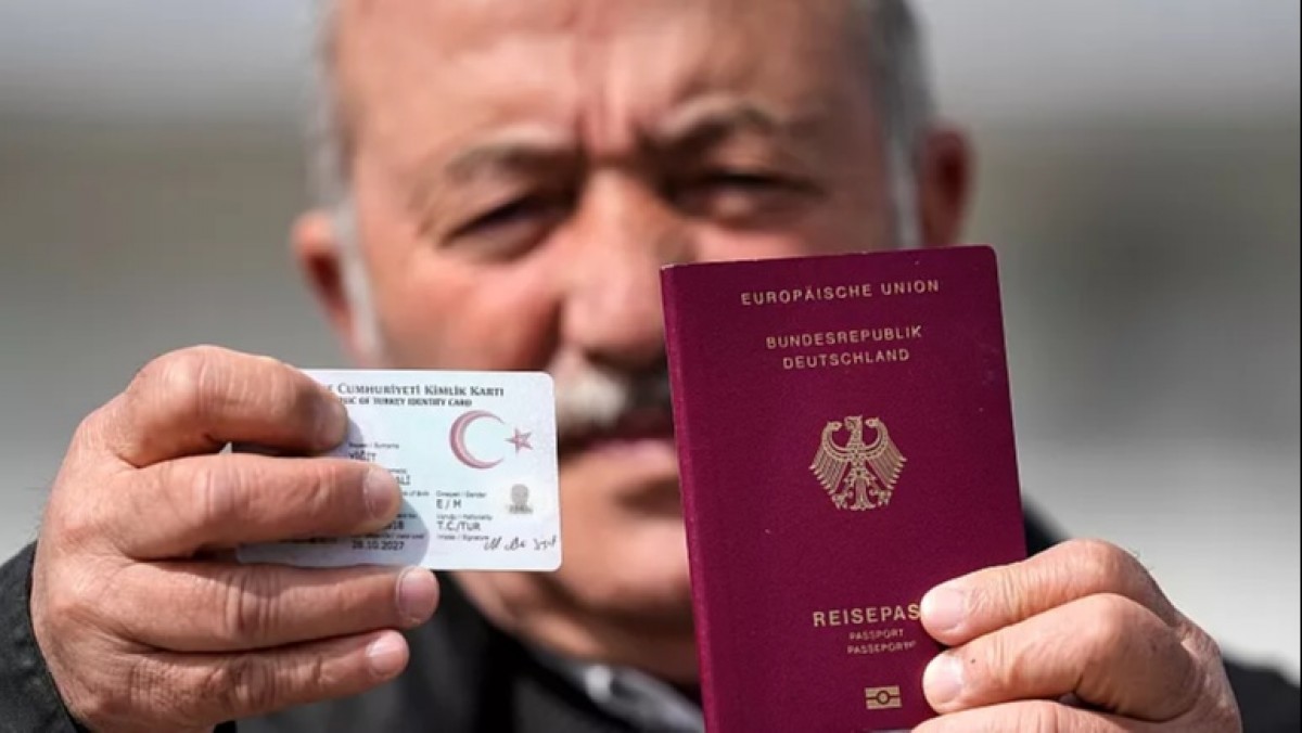 Yurt dışındaki Türklerin oy kullanma hakkı olmalı mı? 